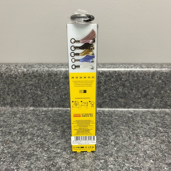 Remax NEW Blue Apple Usb Cord Tassle Ring Data Cable Keychain - Picture 2 of 3